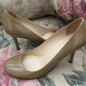Kate Spade Karolina pumps, camel/patent leather